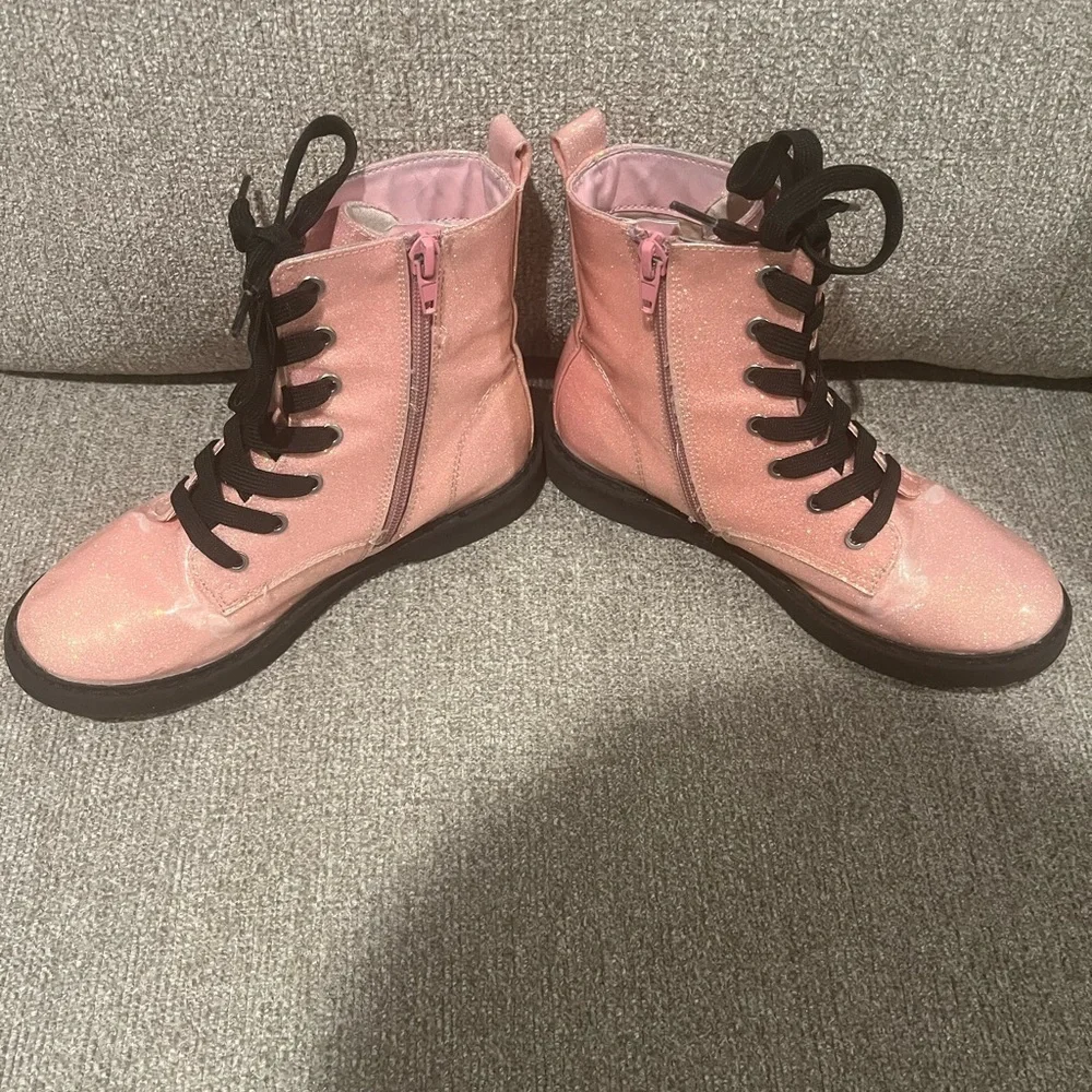 There Abouts Girls Pink Glittery Pink Shimmery boots with side zipper! Size 2M.